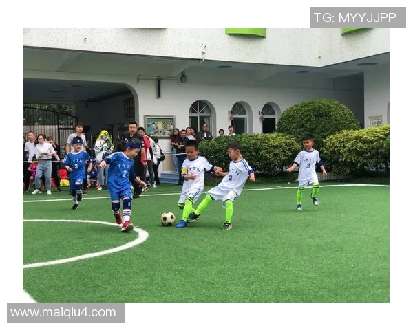 澳门足球：激情与梦想交织的绿茵场上演绎精彩瞬间