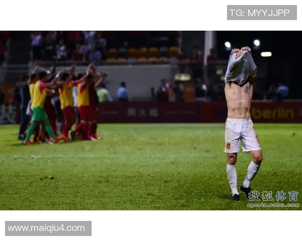 纳什足球的战术智慧与团队协作如何改变现代足球的格局